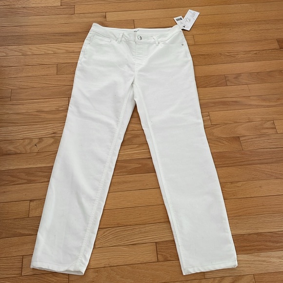 NWT Up! White 5 pocket pull up jeans. - Picture 4 of 8